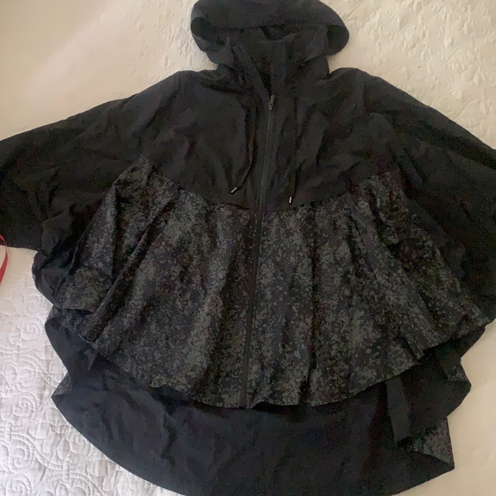 Lululemon Ride + Reflect Jacket SoulCycle Rain Jacket Poncho XS/S Black Gray